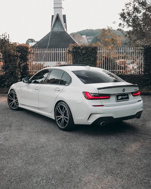 BMW 320I M SPORT - Imagem 2