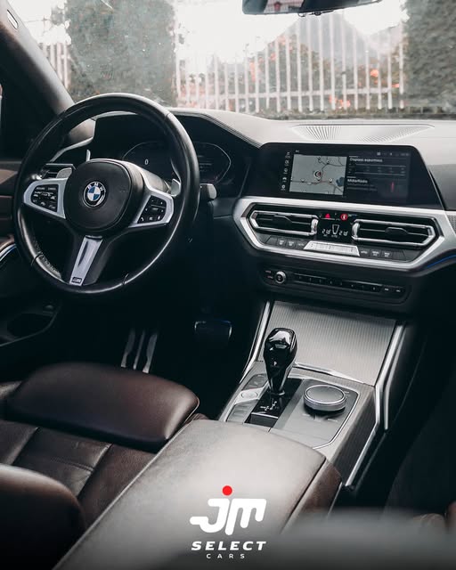 BMW 320I M SPORT - Imagem 3
