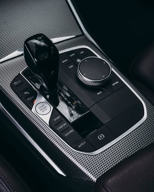 BMW 320I M SPORT - Imagem 6