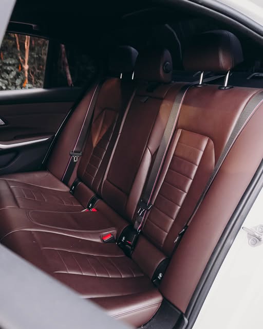 BMW 320I M SPORT - Imagem 8