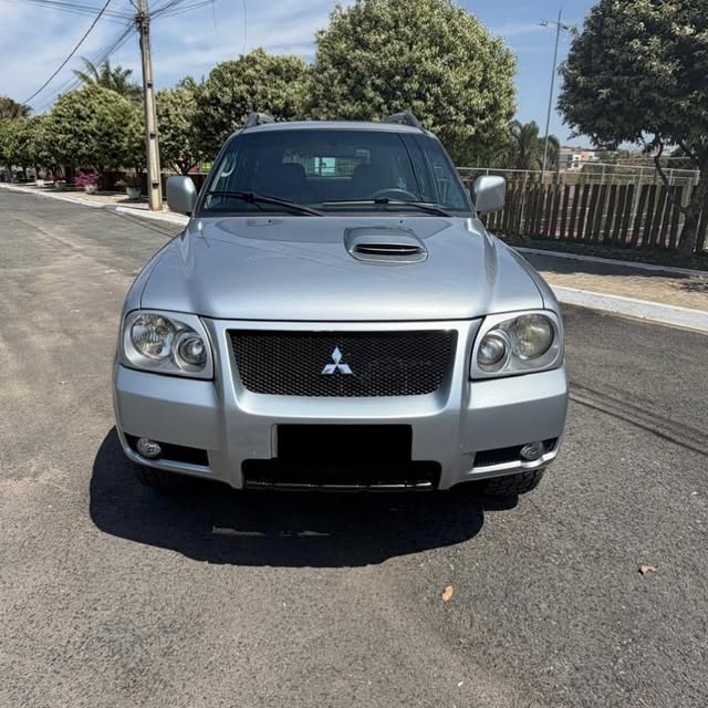 MITSUBISHI PAJERO - Imagem 2