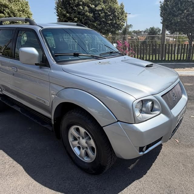MITSUBISHI PAJERO - Imagem 3