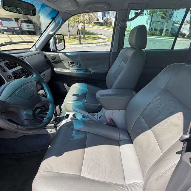 MITSUBISHI PAJERO - Imagem 9