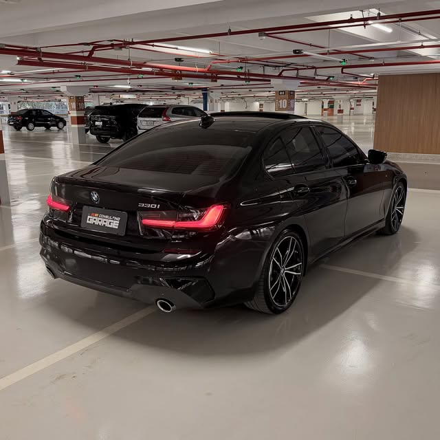 BMW 330I M SPORT - Imagem 4