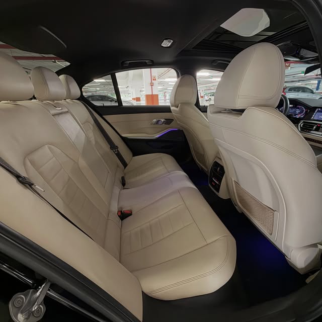 BMW 330I M SPORT - Imagem 10