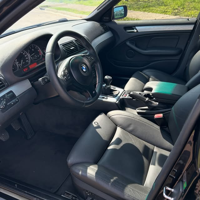 BMW 330I MOTORSPORT - Imagem 9