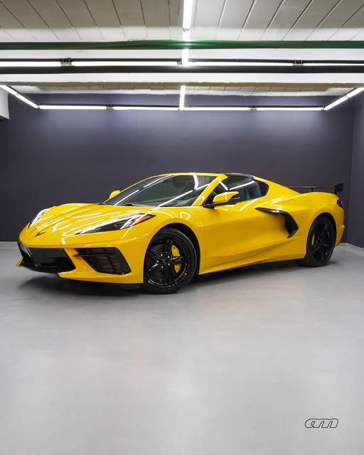 CHEVROLET CORVETTE STINGRAY - Imagem 1
