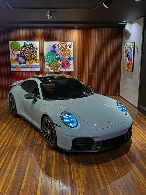 PORSCHE 911 CARRERA 992.2 - Imagem 1
