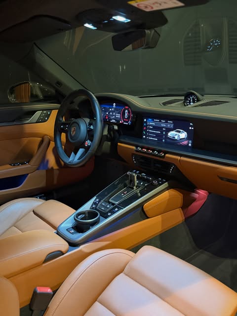 PORSCHE 911 CARRERA 992.2 - Imagem 16