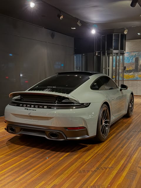 PORSCHE 911 CARRERA 992.2 - Imagem 5
