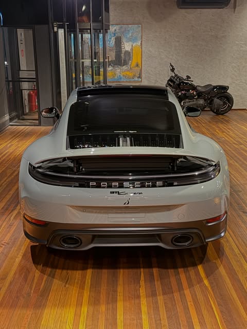 PORSCHE 911 CARRERA 992.2 - Imagem 6