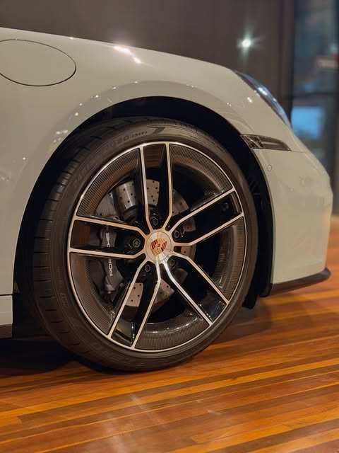 PORSCHE 911 CARRERA 992.2 - Imagem 9