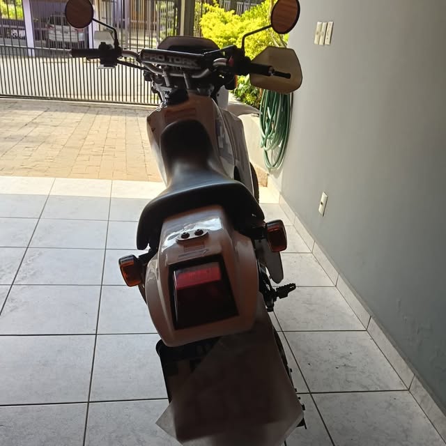YAMAHA DT 200 - Imagem 5