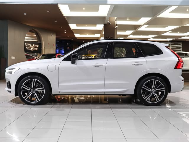 VOLVO XC60 R-DESIGN - Imagem 2