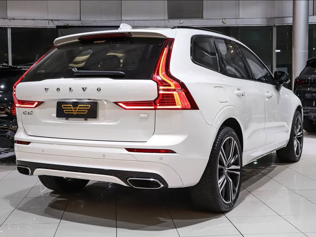VOLVO XC60 R-DESIGN - Imagem 3