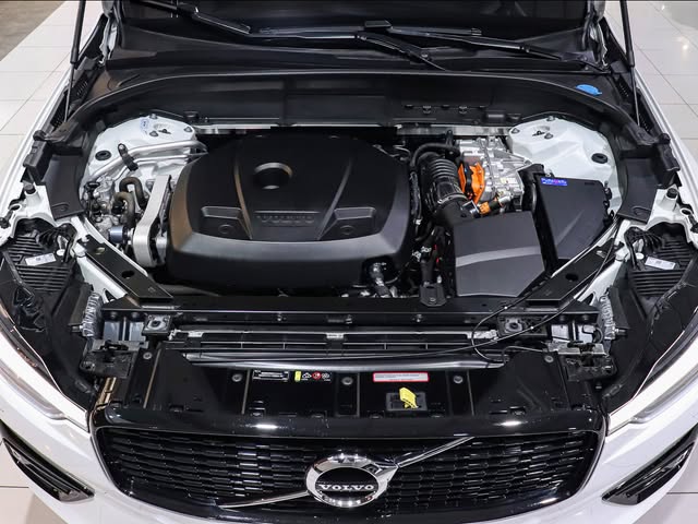 VOLVO XC60 R-DESIGN - Imagem 4