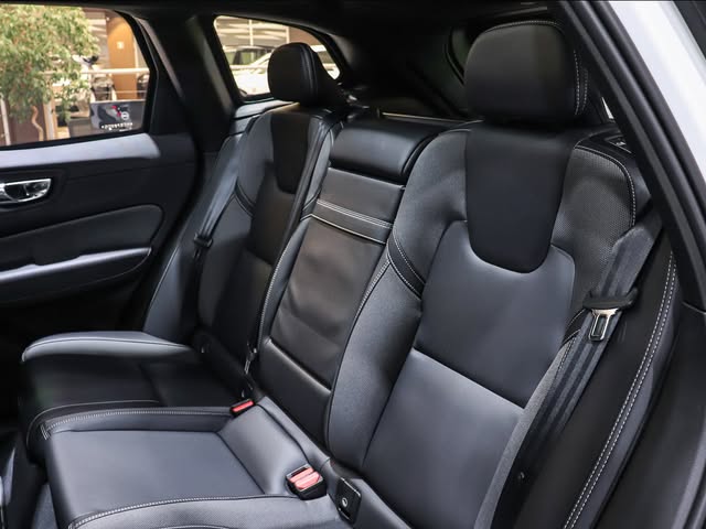 VOLVO XC60 R-DESIGN - Imagem 9