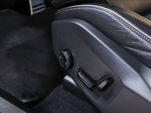 VOLVO XC60 R-DESIGN - Imagem 10