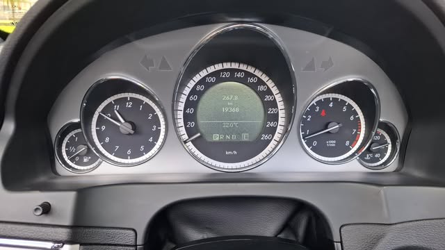 MERCEDES-BENZ E 350 CABRIOLET - Imagem 13