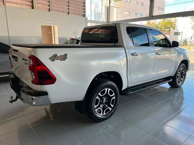 TOYOTA HILUX SRX - Imagem 4