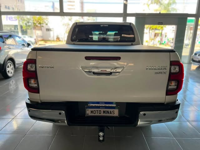 TOYOTA HILUX SRX - Imagem 5