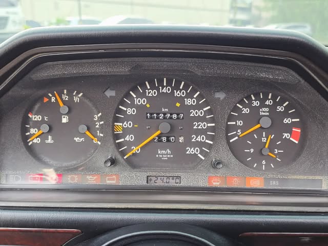 MERCEDES-BENZ E 320 - Imagem 11