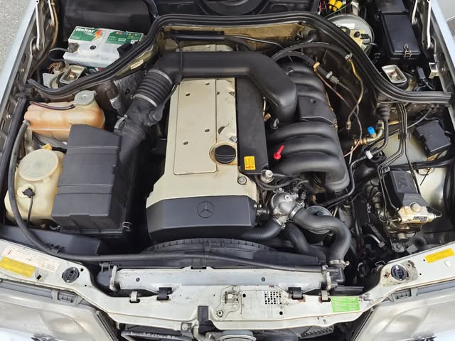 MERCEDES-BENZ E 320 - Imagem 16