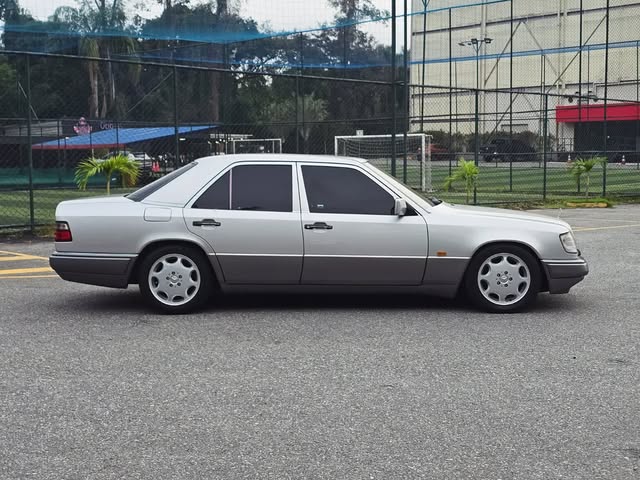 MERCEDES-BENZ E 320 - Imagem 5