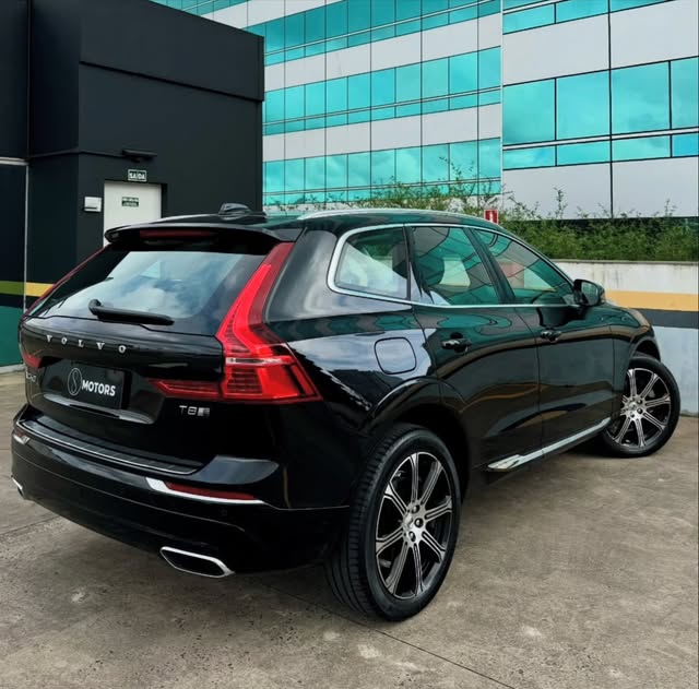 VOLVO XC60 INSCRIPTION T8 - Imagem 8