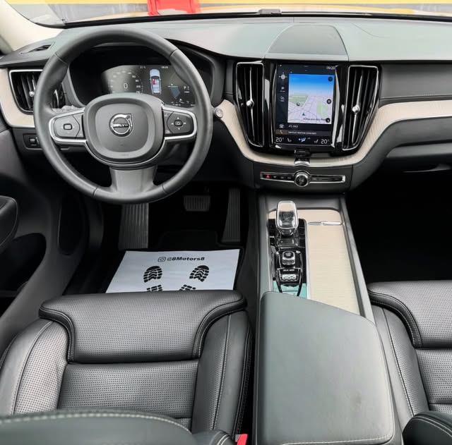VOLVO XC60 INSCRIPTION T8 - Imagem 9