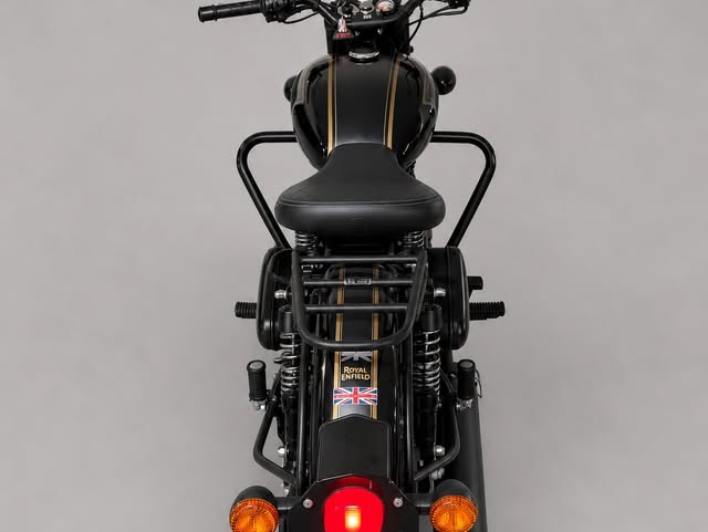 ROYAL ENFIELD CLASSIC 500 EDIÇÃO COMEMORATIVA 120 ANOS - Imagem 4