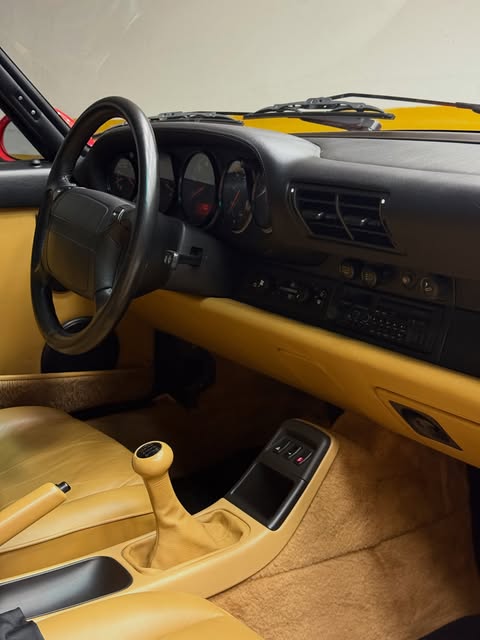 PORSCHE 911 TURBO 3.3 - Imagem 9