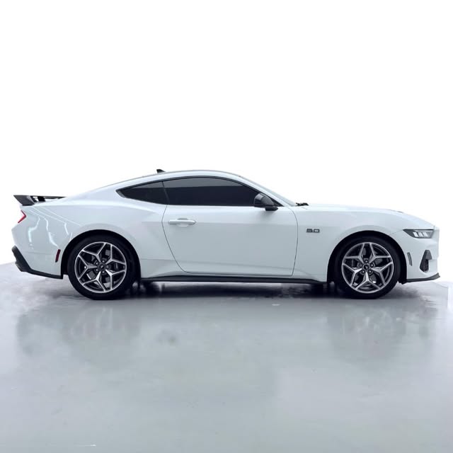 FORD MUSTANG GT PERFORMANCE SELECTSHIFT - Imagem 7