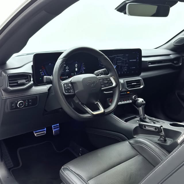 FORD MUSTANG GT PERFORMANCE SELECTSHIFT - Imagem 8