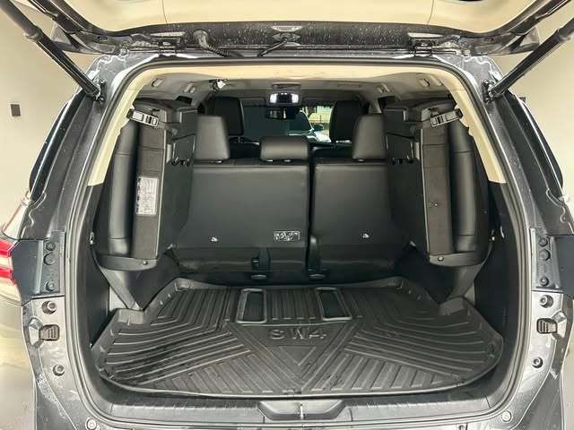 TOYOTA HILUX SRX 2.8 TURBO DIESEL 4X4 AUTOMÁTICO - Imagem 10