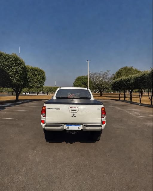 MITSUBISHI L200 HPE - Imagem 4
