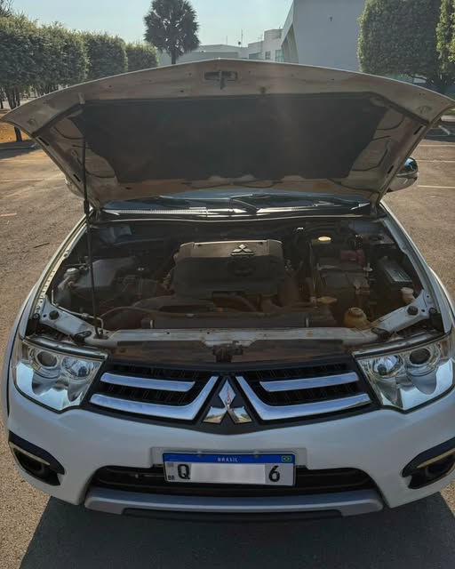 MITSUBISHI L200 HPE - Imagem 10
