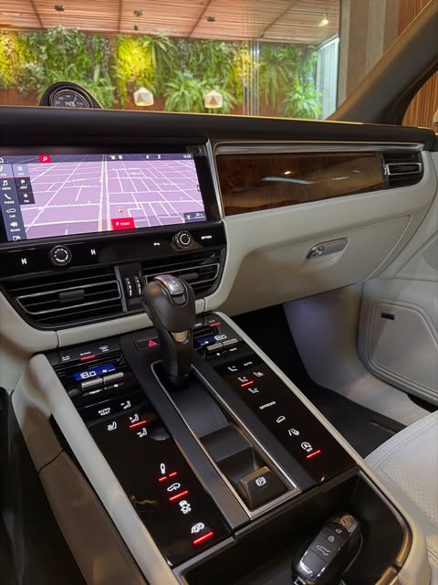 PORSCHE MACAN GTS - Imagem 16