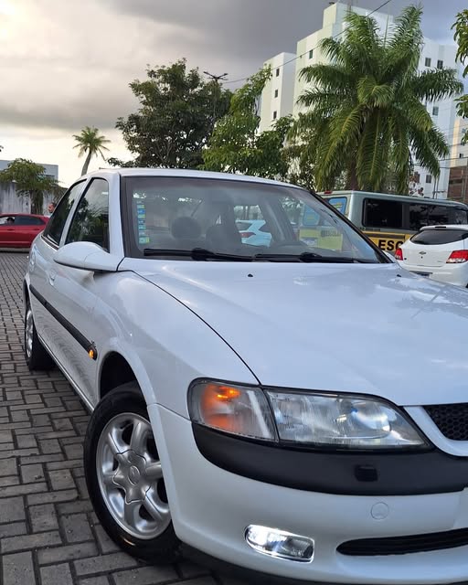 CHEVROLET VECTRA GLS 2.0 8V - Imagem 11