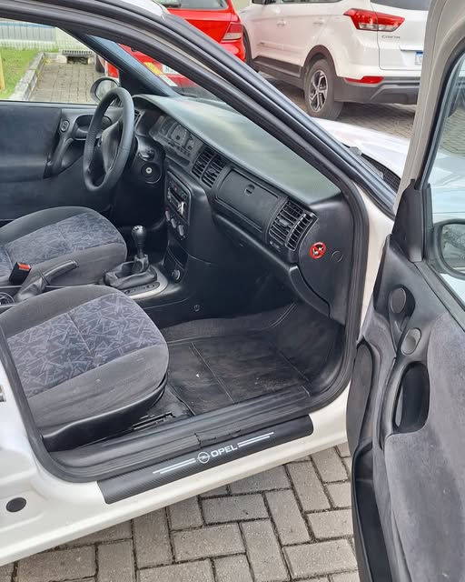 CHEVROLET VECTRA GLS 2.0 8V - Imagem 4