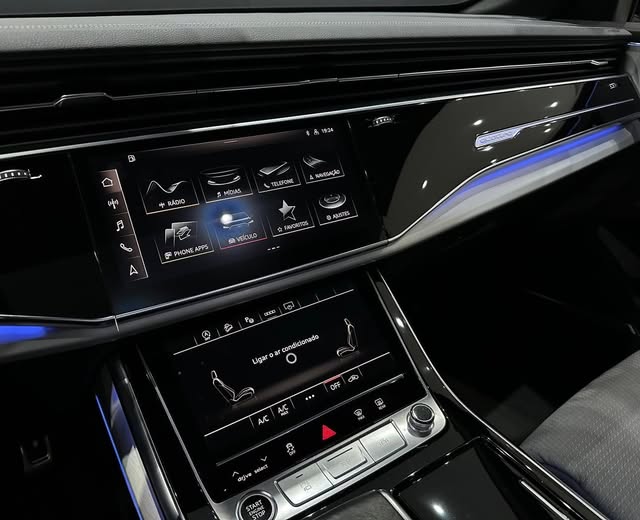 AUDI Q8 3.0 TFSI PERFORMANCE BLACK QUATTRO TIPTRONIC - Imagem 7