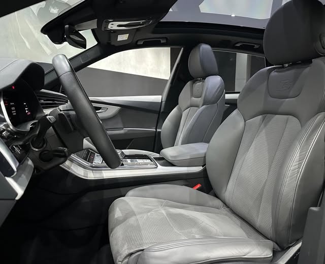 AUDI Q8 3.0 TFSI PERFORMANCE BLACK QUATTRO TIPTRONIC - Imagem 9