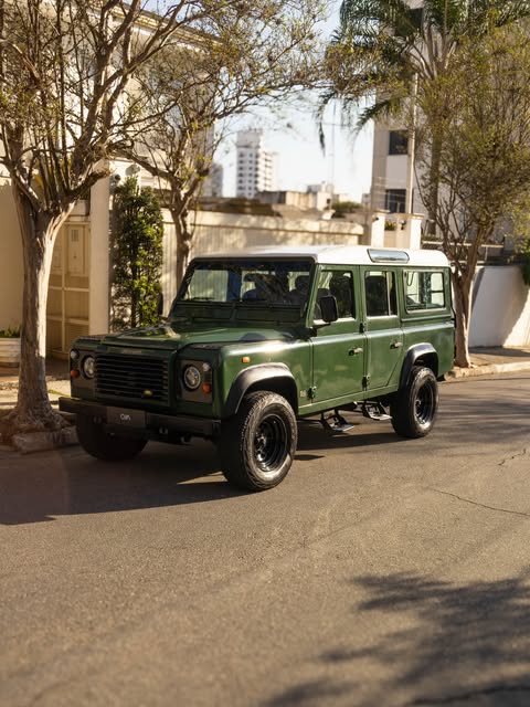 LAND ROVER DEFENDER 110 CSW - Imagem 2