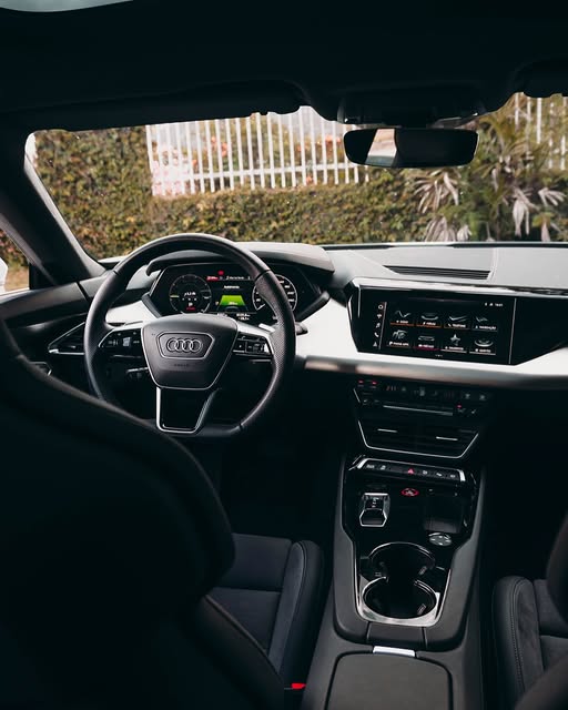 AUDI E-TRON GT - Imagem 3