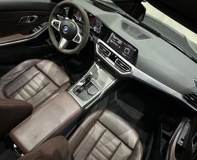 BMW 330E M SPORT - Imagem 7