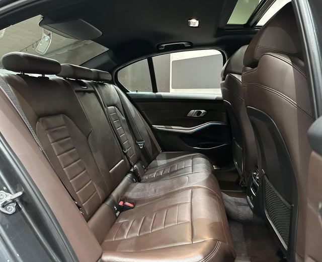 BMW 330E M SPORT - Imagem 9