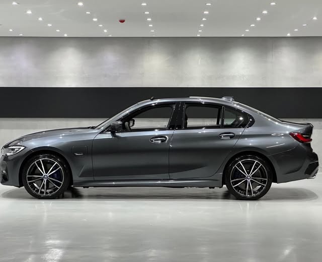 BMW 330E M SPORT - Imagem 10