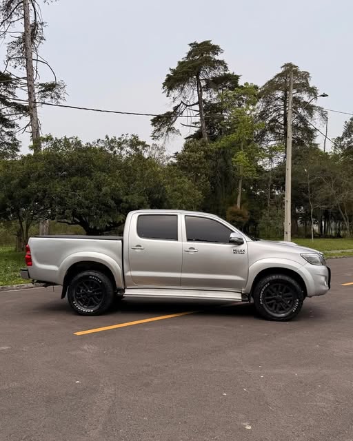 TOYOTA HILUX SRV - Imagem 3