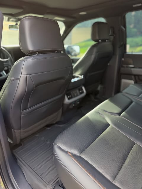 FORD F-150 LARIAT - Imagem 11