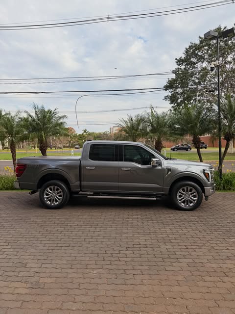 FORD F-150 LARIAT - Imagem 4